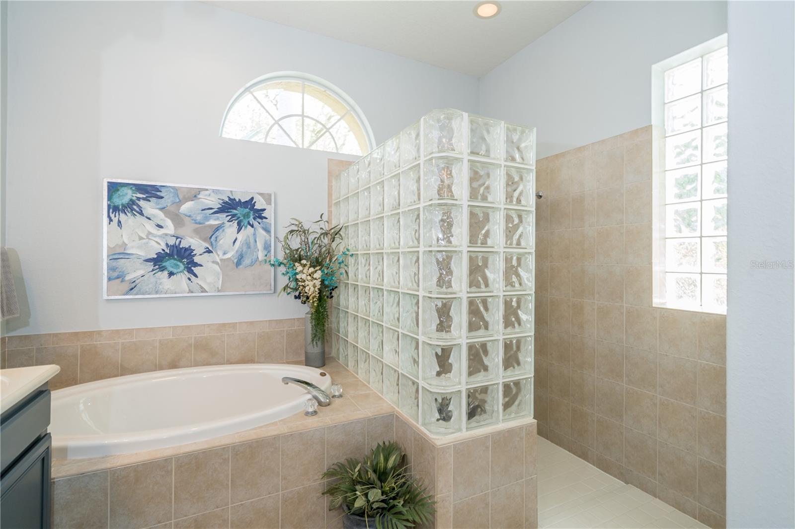 8376 GOLDEN PRAIRIE DR, TAMPA, FL, 33647