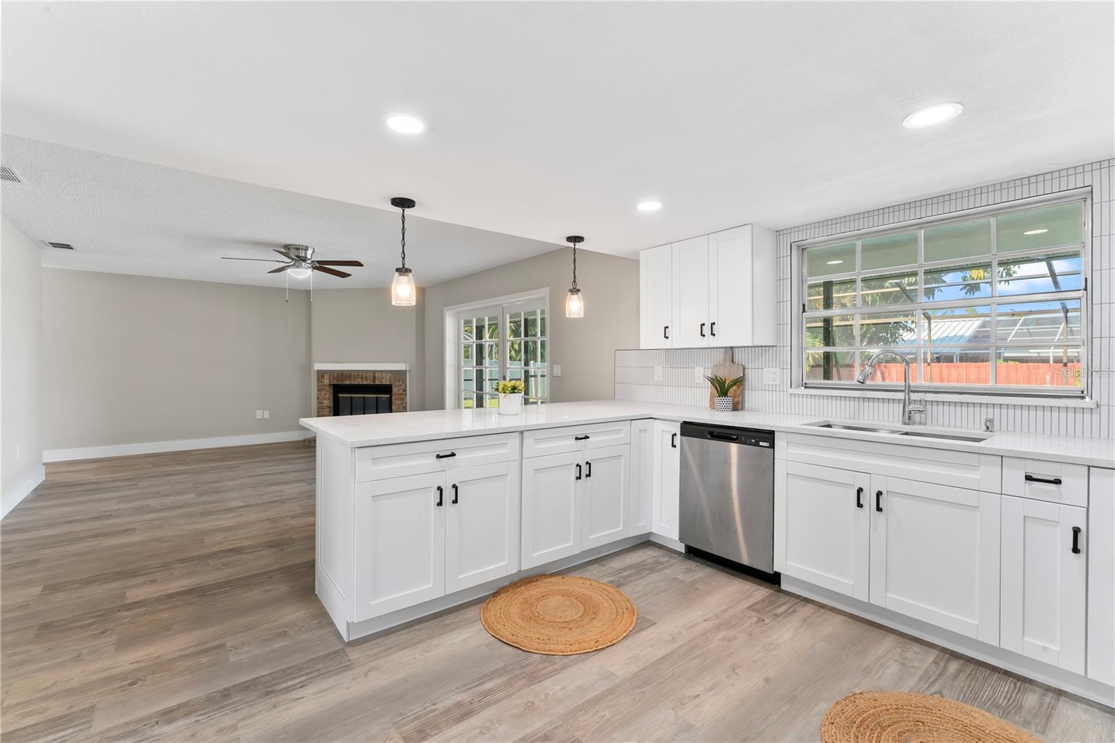 2118 HUNTINGTON AVE, SARASOTA, FL, 34232