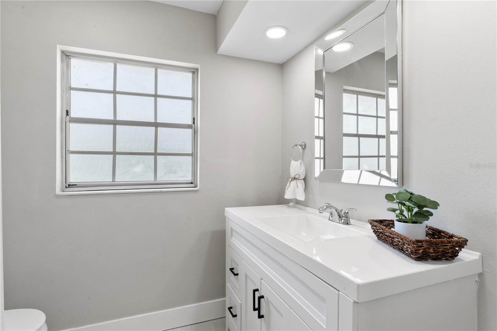2118 HUNTINGTON AVE, SARASOTA, FL, 34232
