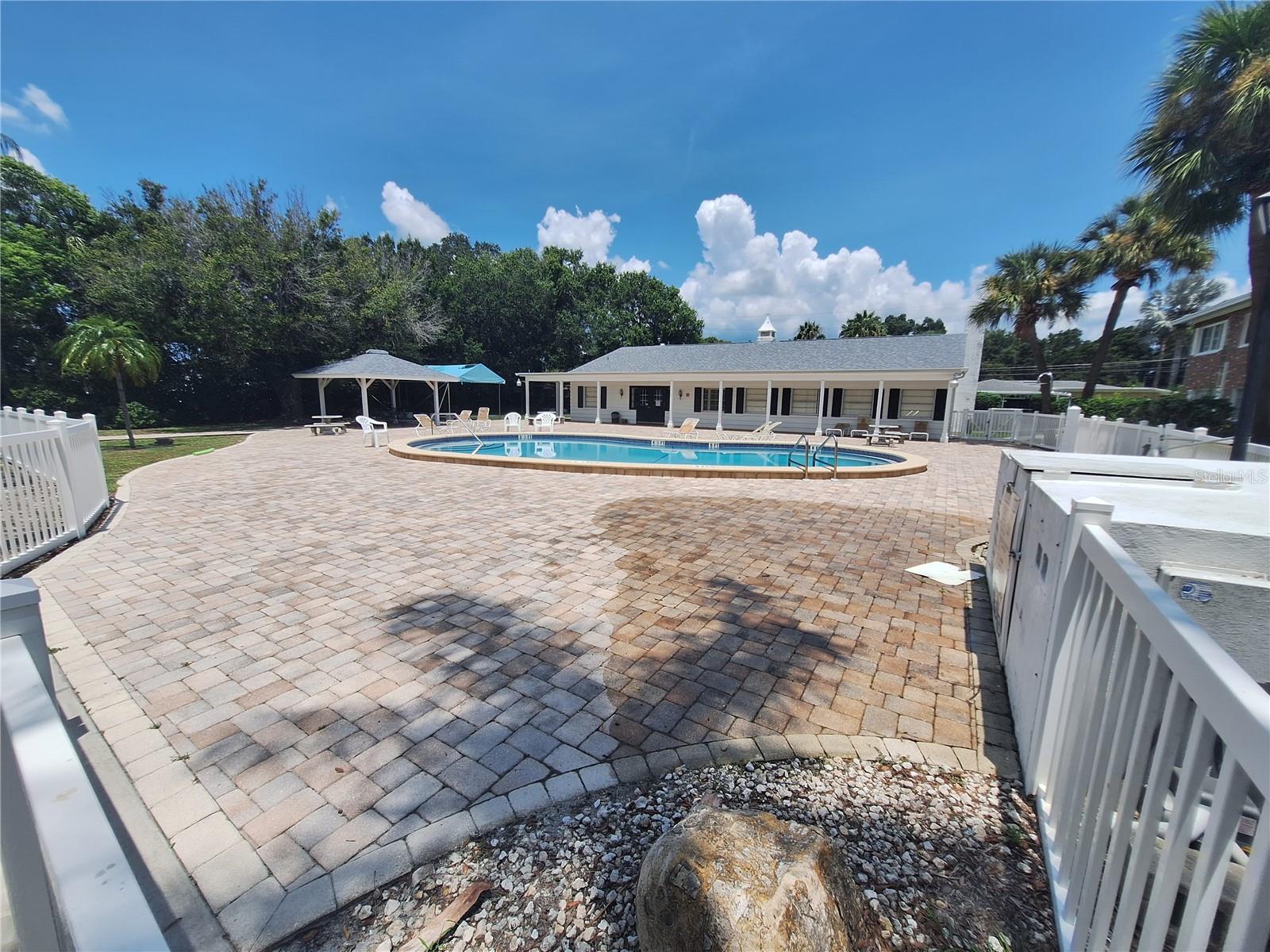 605 BRANDY WINE DR #605, LARGO, FL, 33771