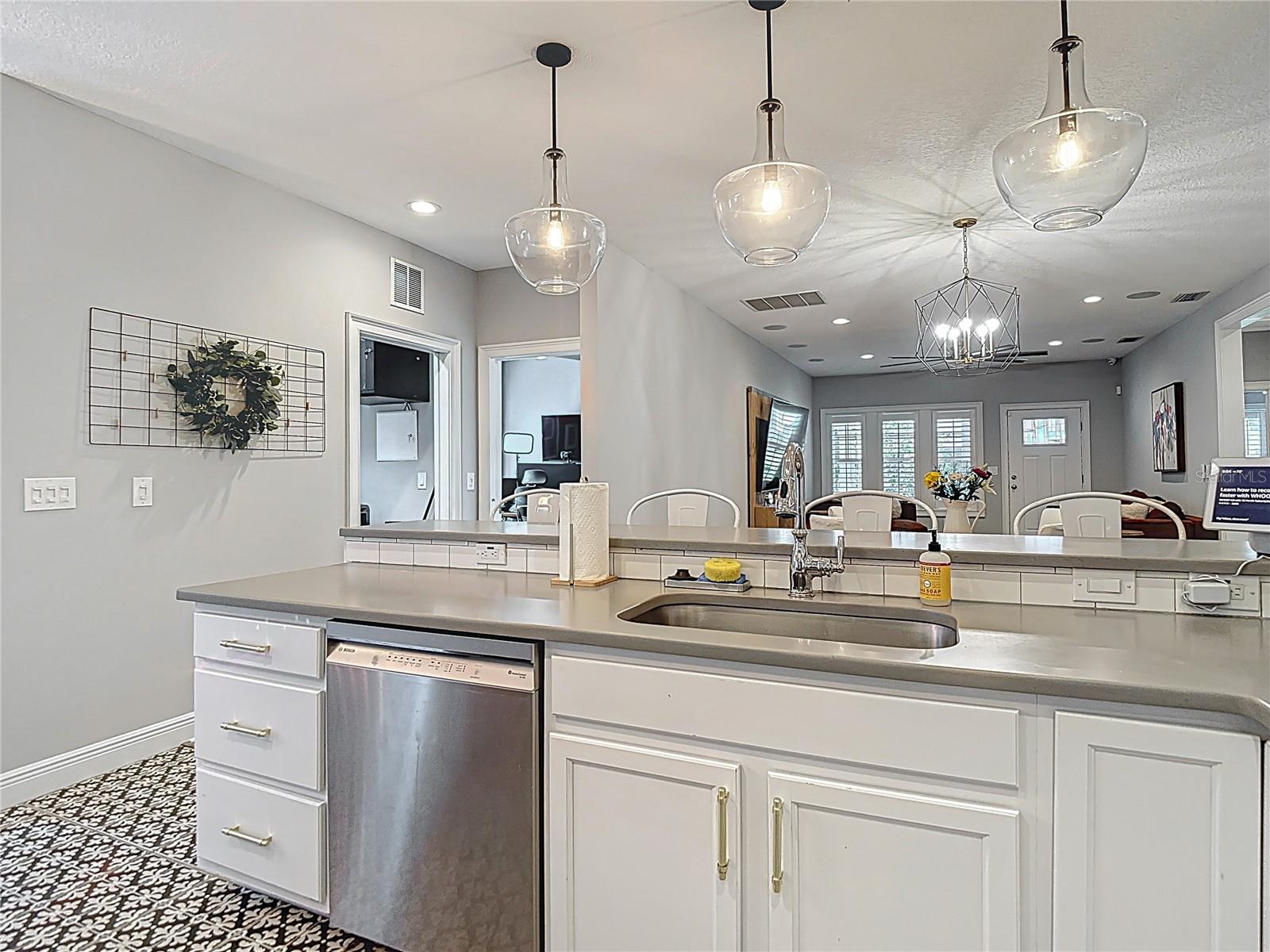 917 W ALFRED ST, TAMPA, FL, 33603