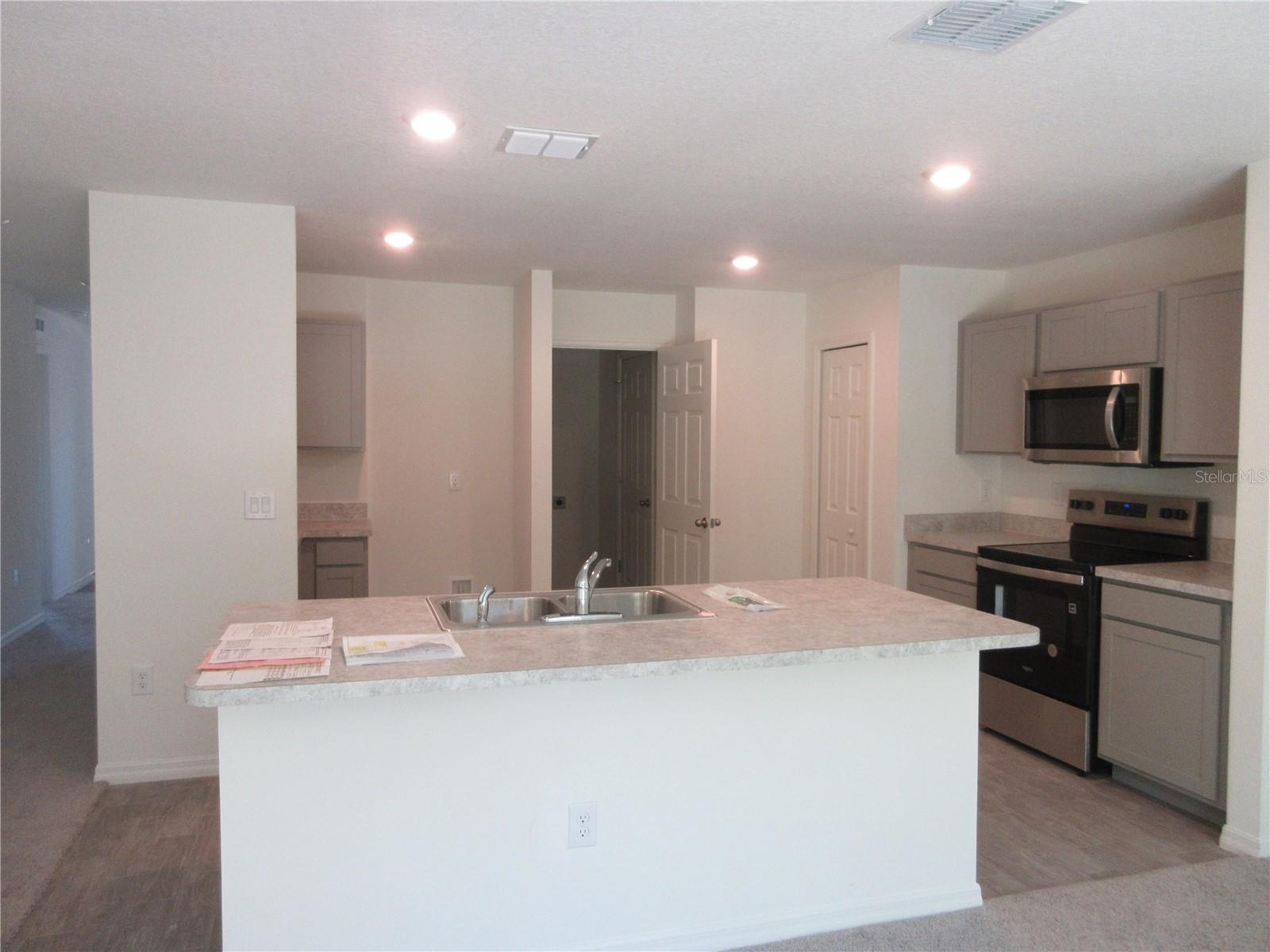 490 MARION OAKS DR, OCALA, FL, 34473