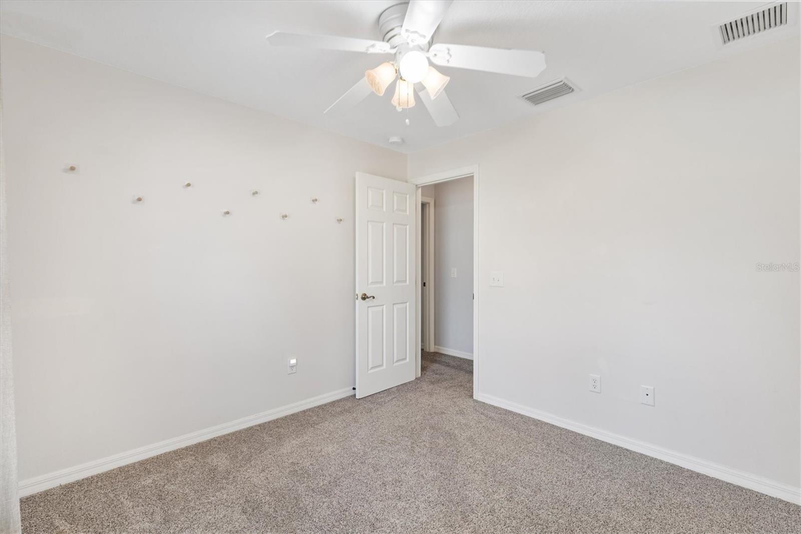 210 FOREST PARK LN, LADY LAKE, FL, 32159