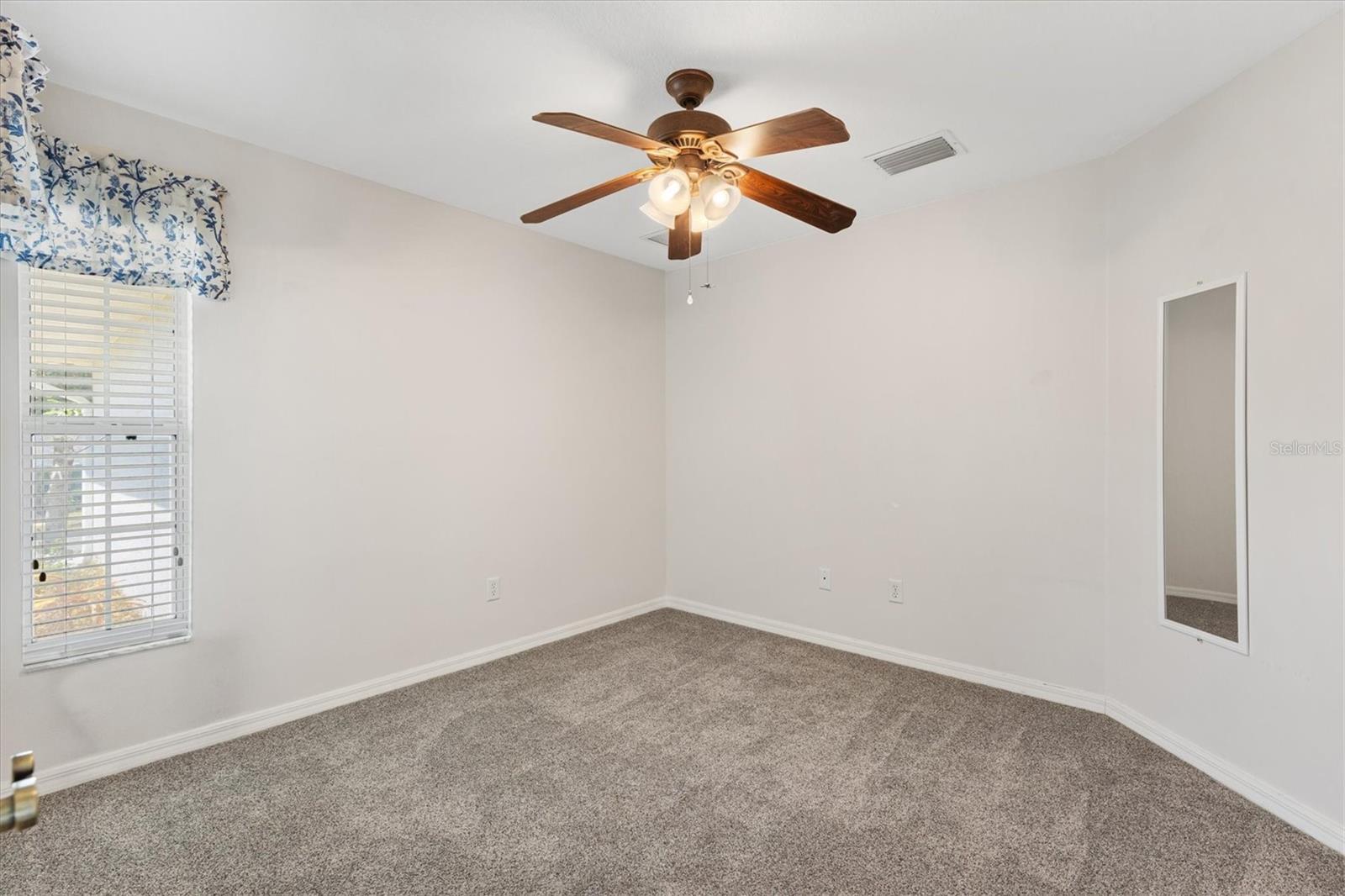 210 FOREST PARK LN, LADY LAKE, FL, 32159