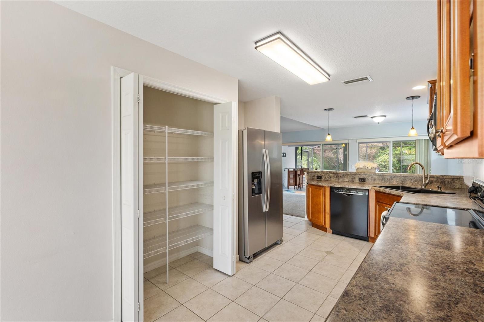 210 FOREST PARK LN, LADY LAKE, FL, 32159