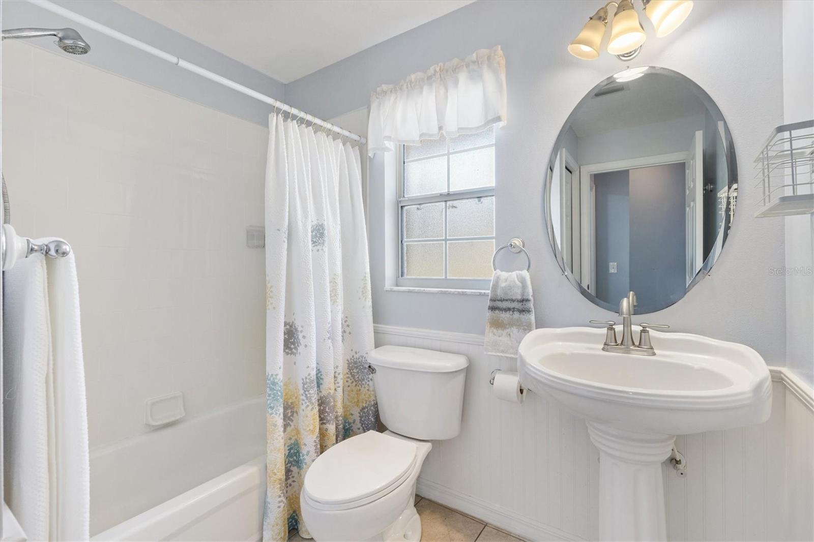 210 FOREST PARK LN, LADY LAKE, FL, 32159