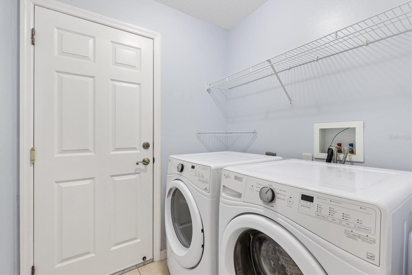 210 FOREST PARK LN, LADY LAKE, FL, 32159