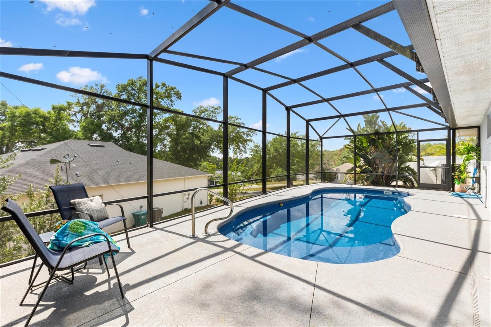 210 FOREST PARK LN, LADY LAKE, FL, 32159