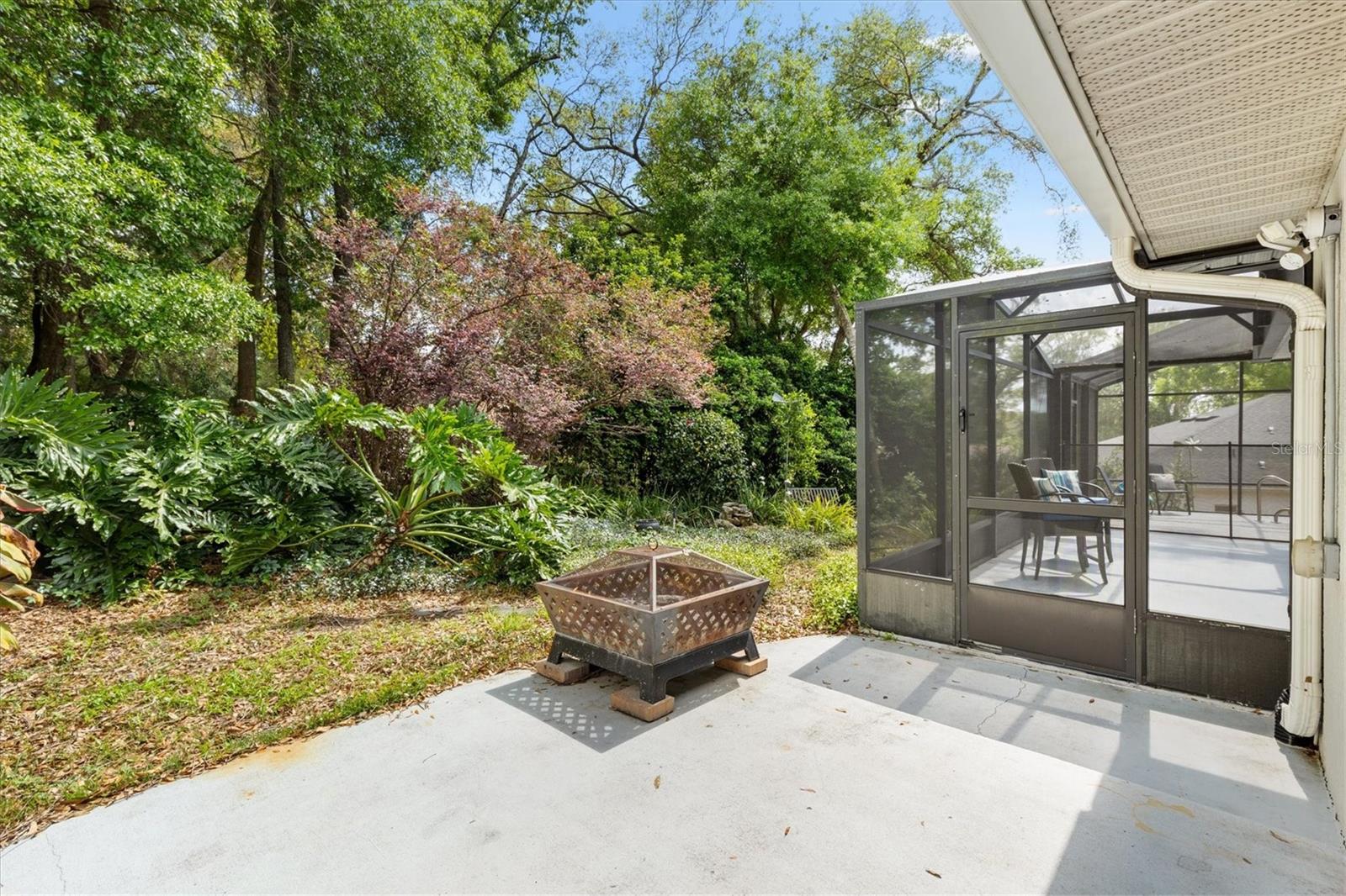 210 FOREST PARK LN, LADY LAKE, FL, 32159