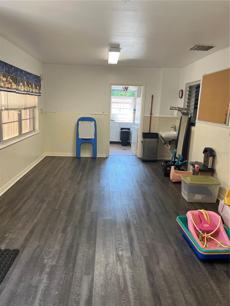 7311 N ARMENIA AVE, TAMPA, FL, 33604