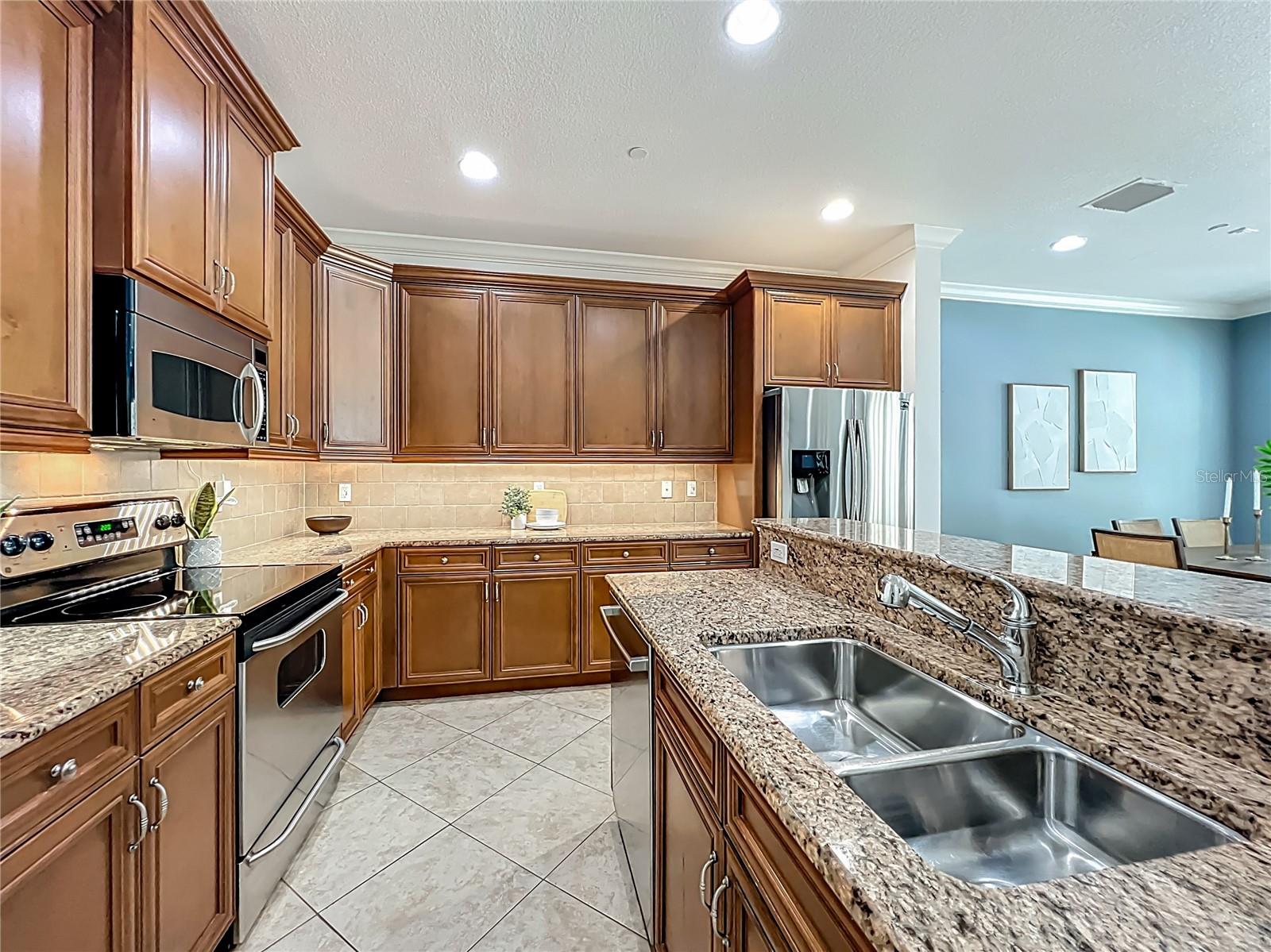 2240 OSPREY AVE, ORLANDO, FL, 32814