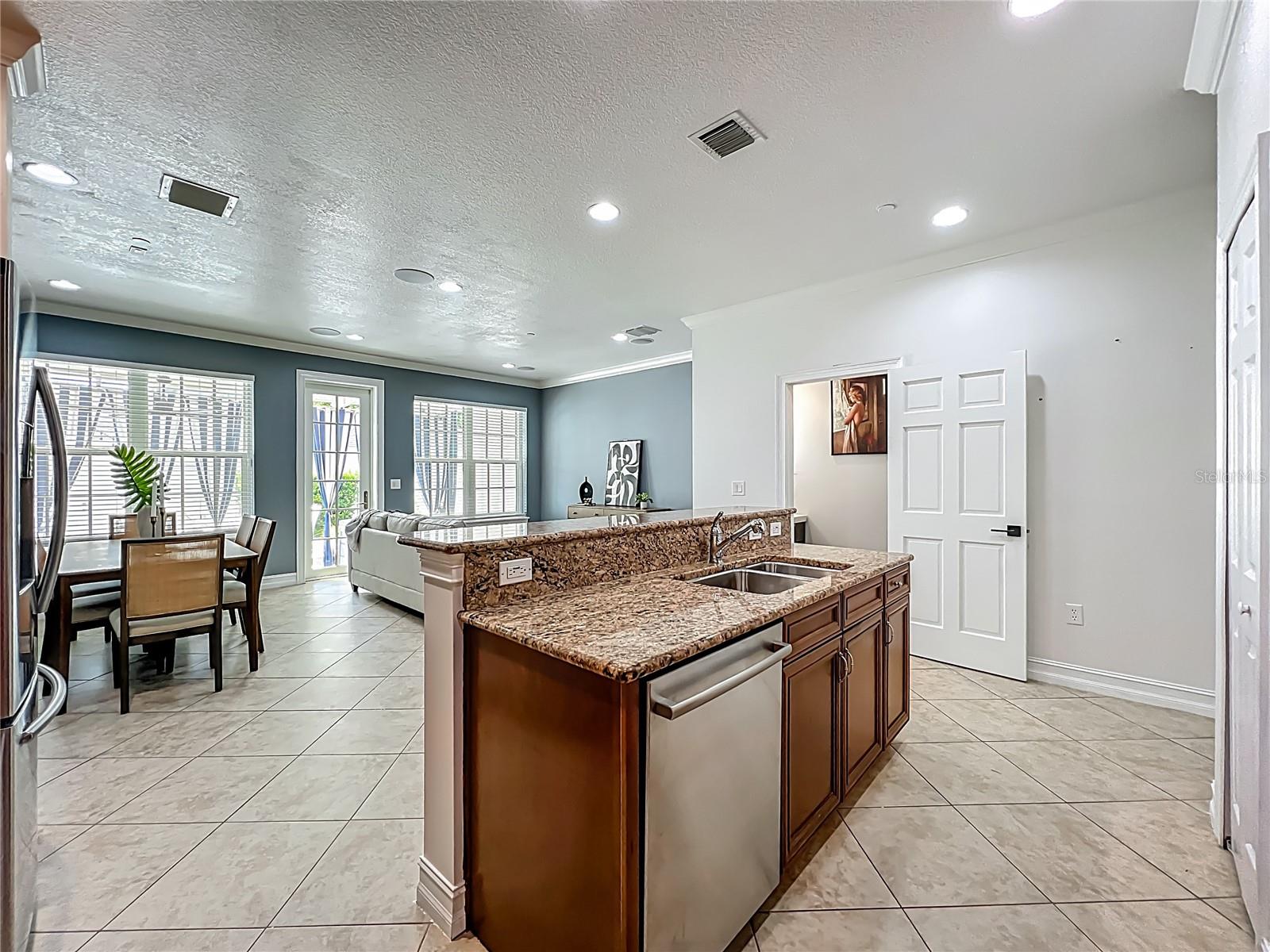 2240 OSPREY AVE, ORLANDO, FL, 32814