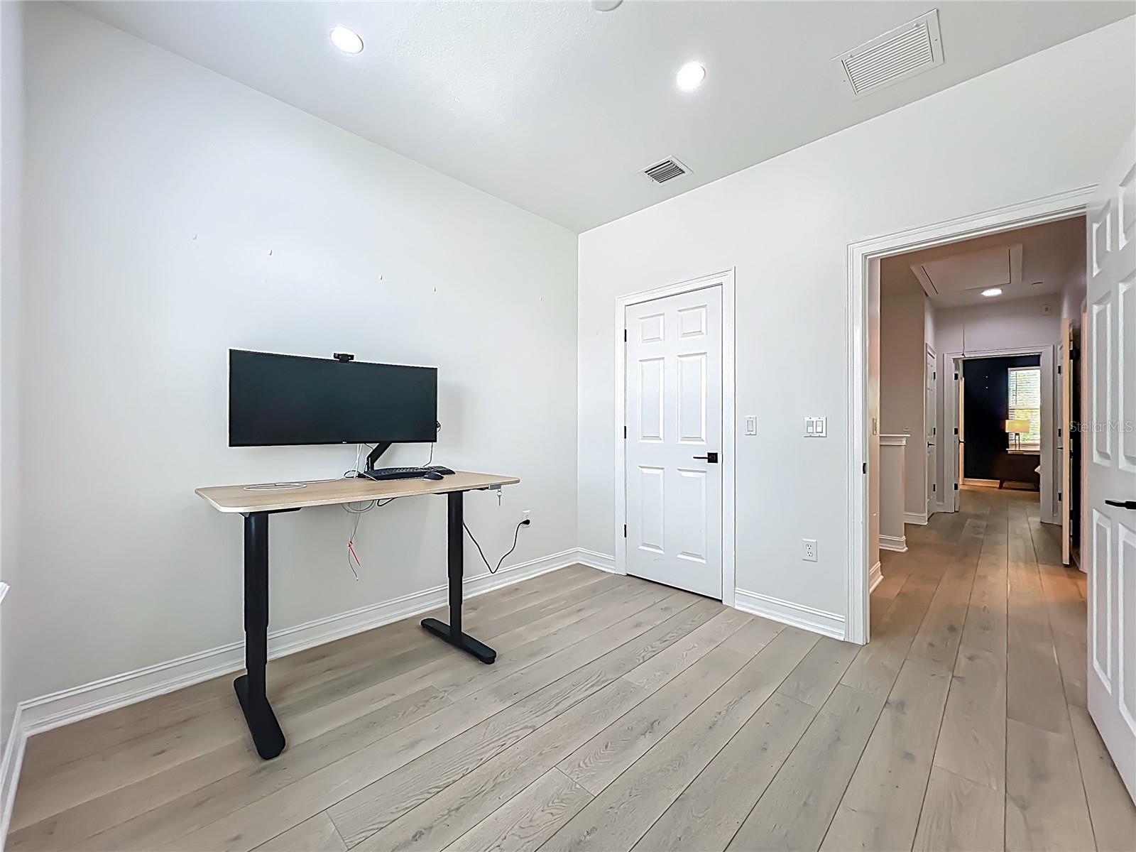 2240 OSPREY AVE, ORLANDO, FL, 32814