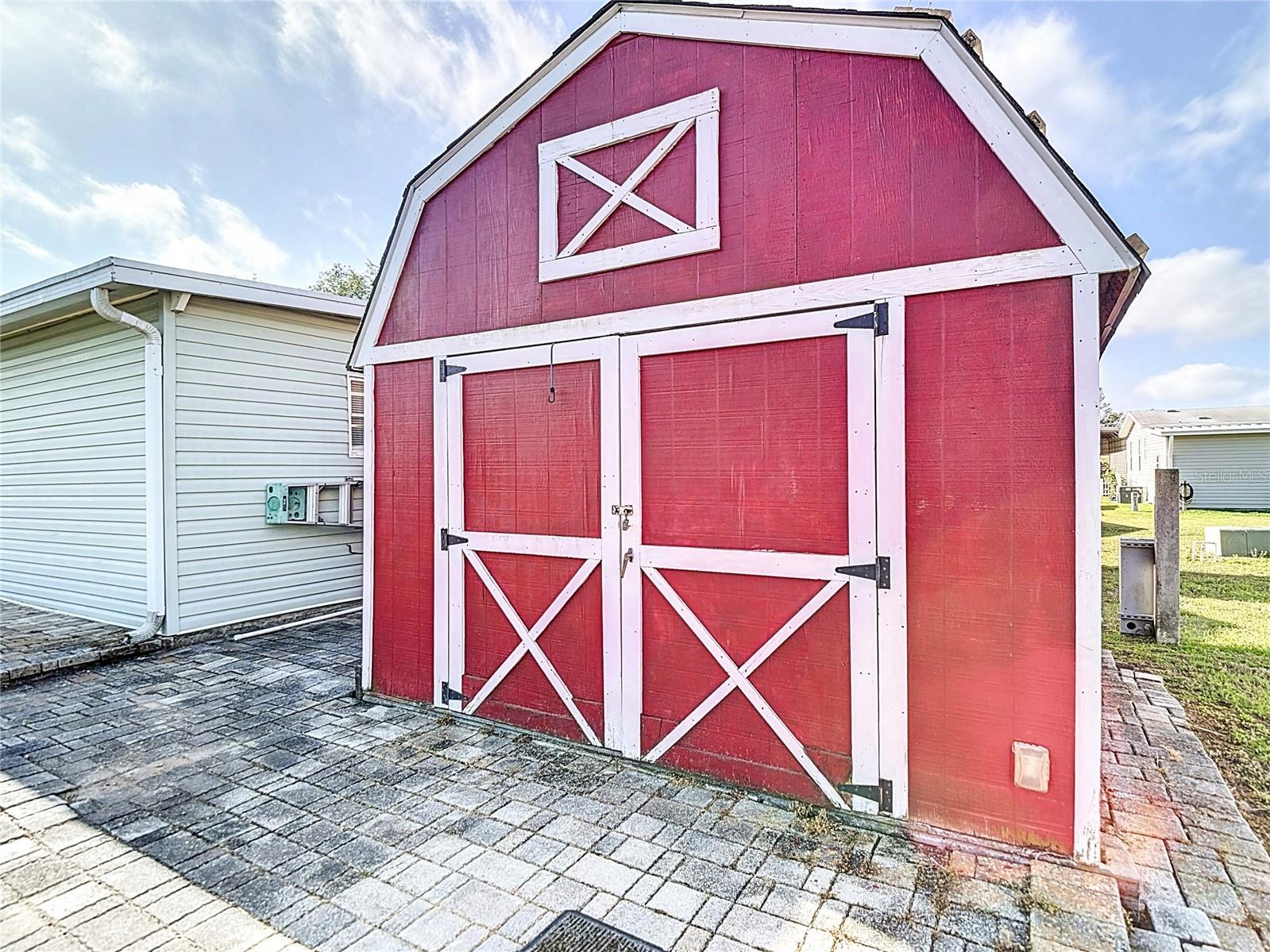 10033 WELLINGTON AVE, DADE CITY, FL, 33525