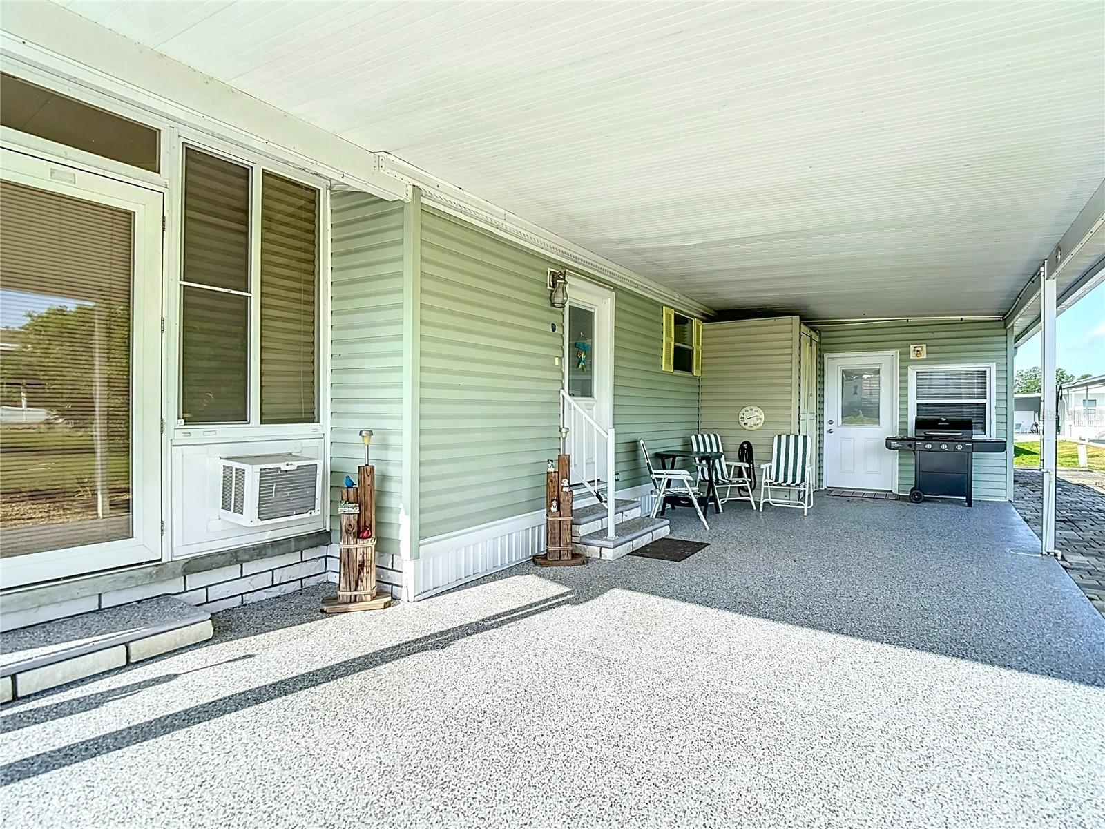10033 WELLINGTON AVE, DADE CITY, FL, 33525