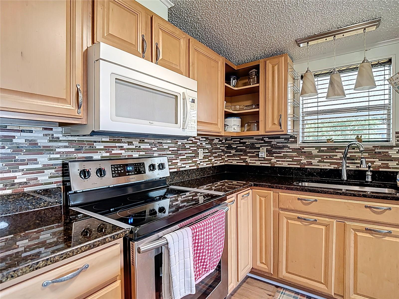 10033 WELLINGTON AVE, DADE CITY, FL, 33525