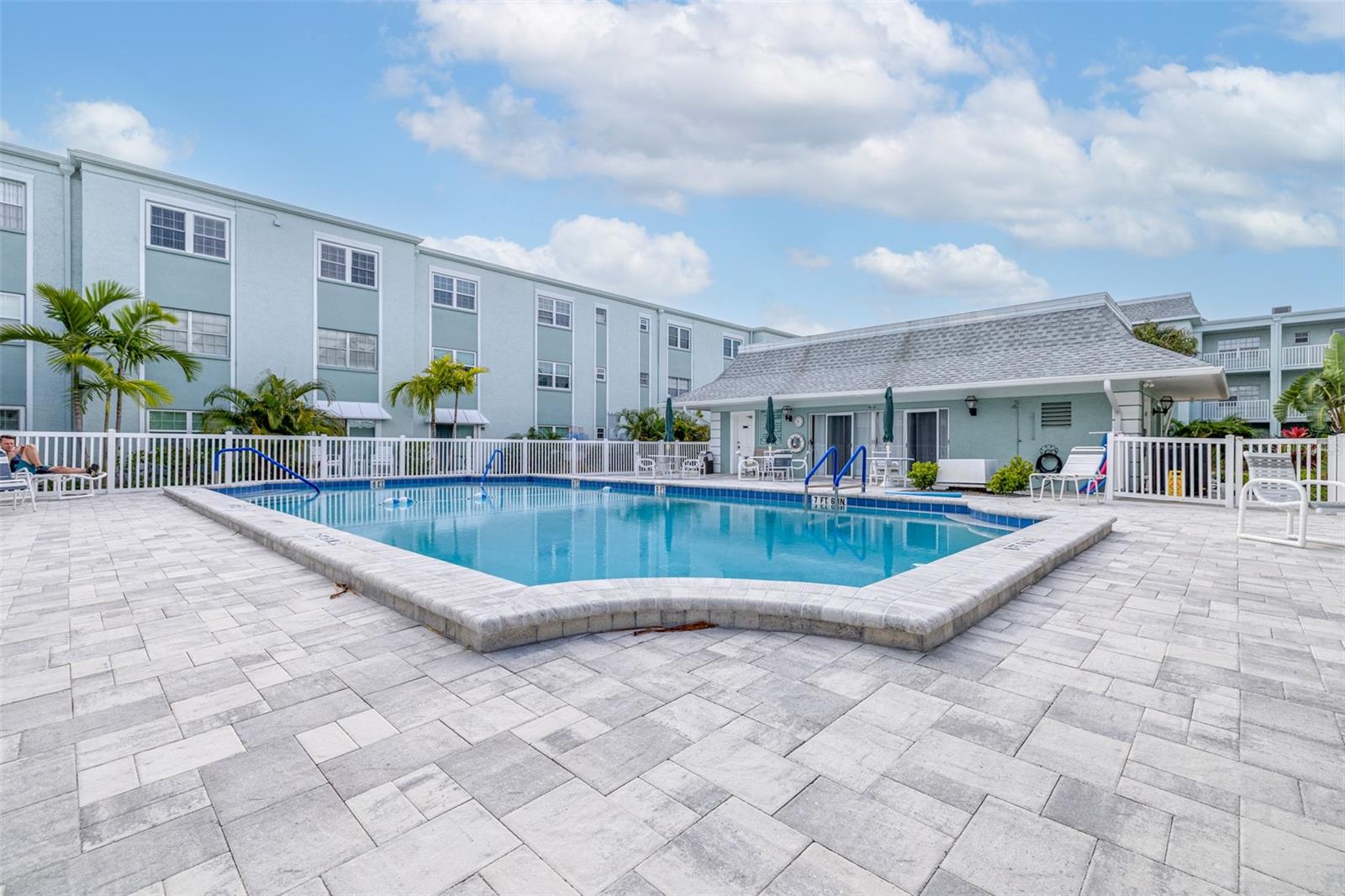 1706 BELLEAIR FOREST DR #336, BELLEAIR, FL, 33756