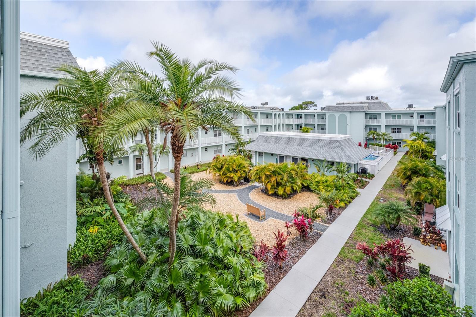 1706 BELLEAIR FOREST DR #336, BELLEAIR, FL, 33756