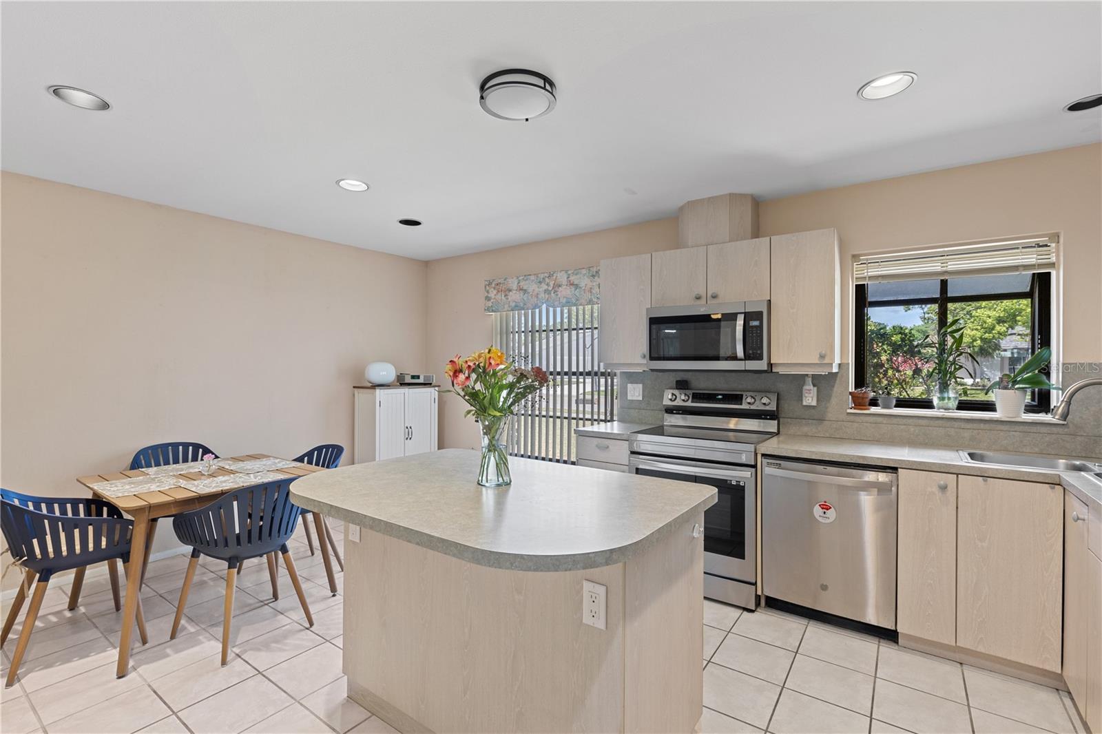 1912 DEANCROFT RD, SARASOTA, FL, 34235