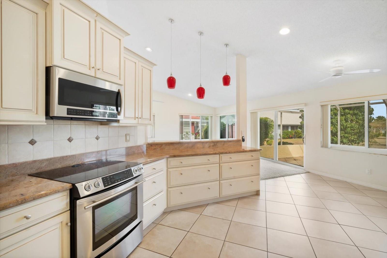 1805 GRANVILLE LN, SUN CITY CENTER, FL, 33573