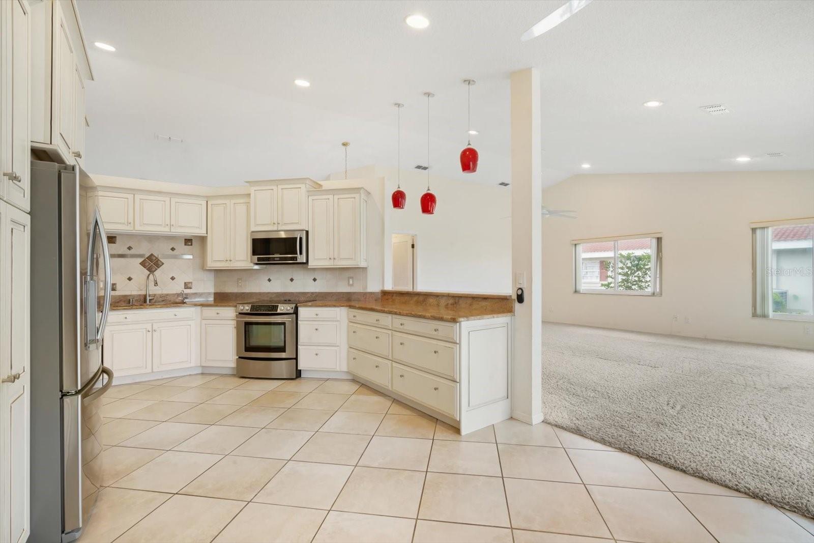 1805 GRANVILLE LN, SUN CITY CENTER, FL, 33573