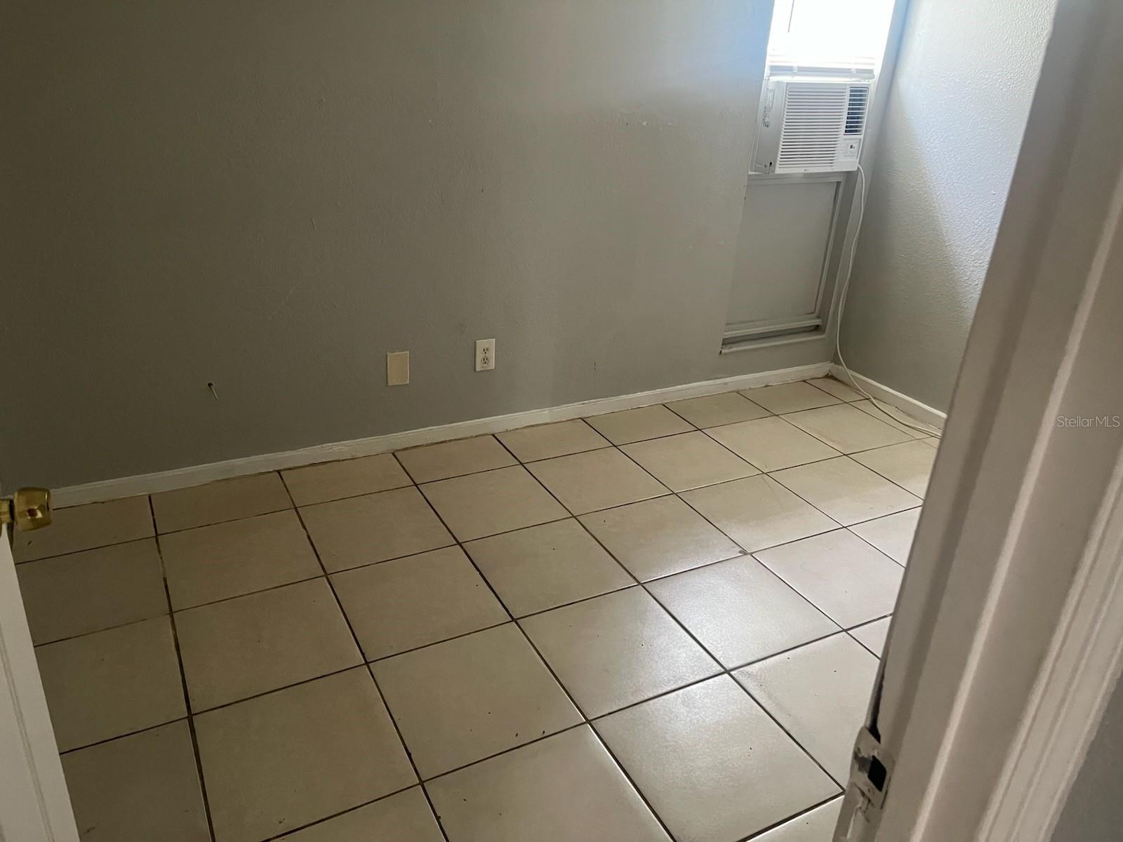 8015 N KLONDYKE #A, TAMPA, FL, 33604