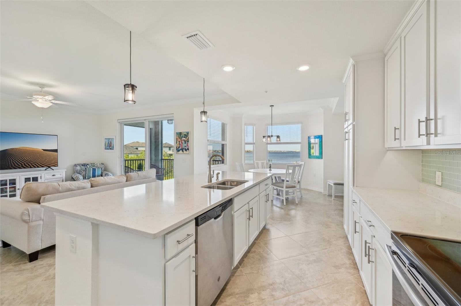 850 TIDEWATER SHORES LOOP #202, BRADENTON, FL, 34208