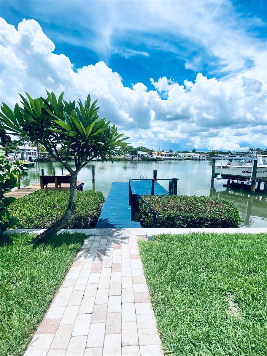 7885 4TH AVE S, ST PETERSBURG, FL, 33707