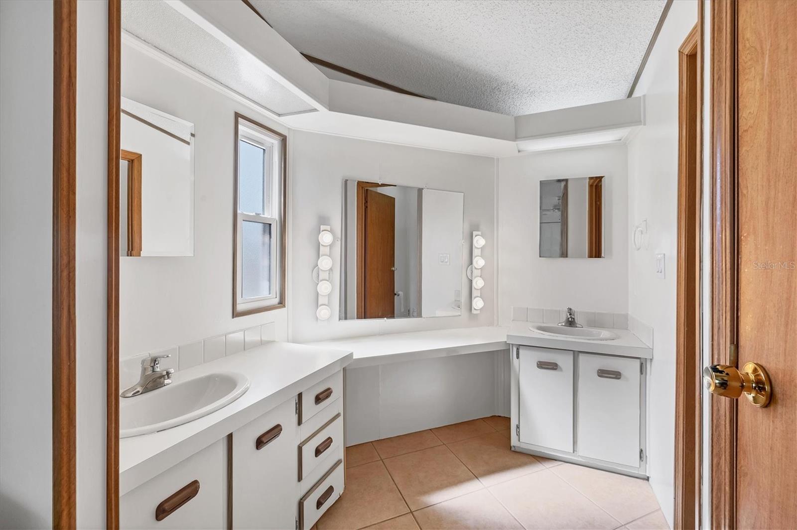 809 TANGERINE WOODS BLVD #215, ENGLEWOOD, FL, 34223