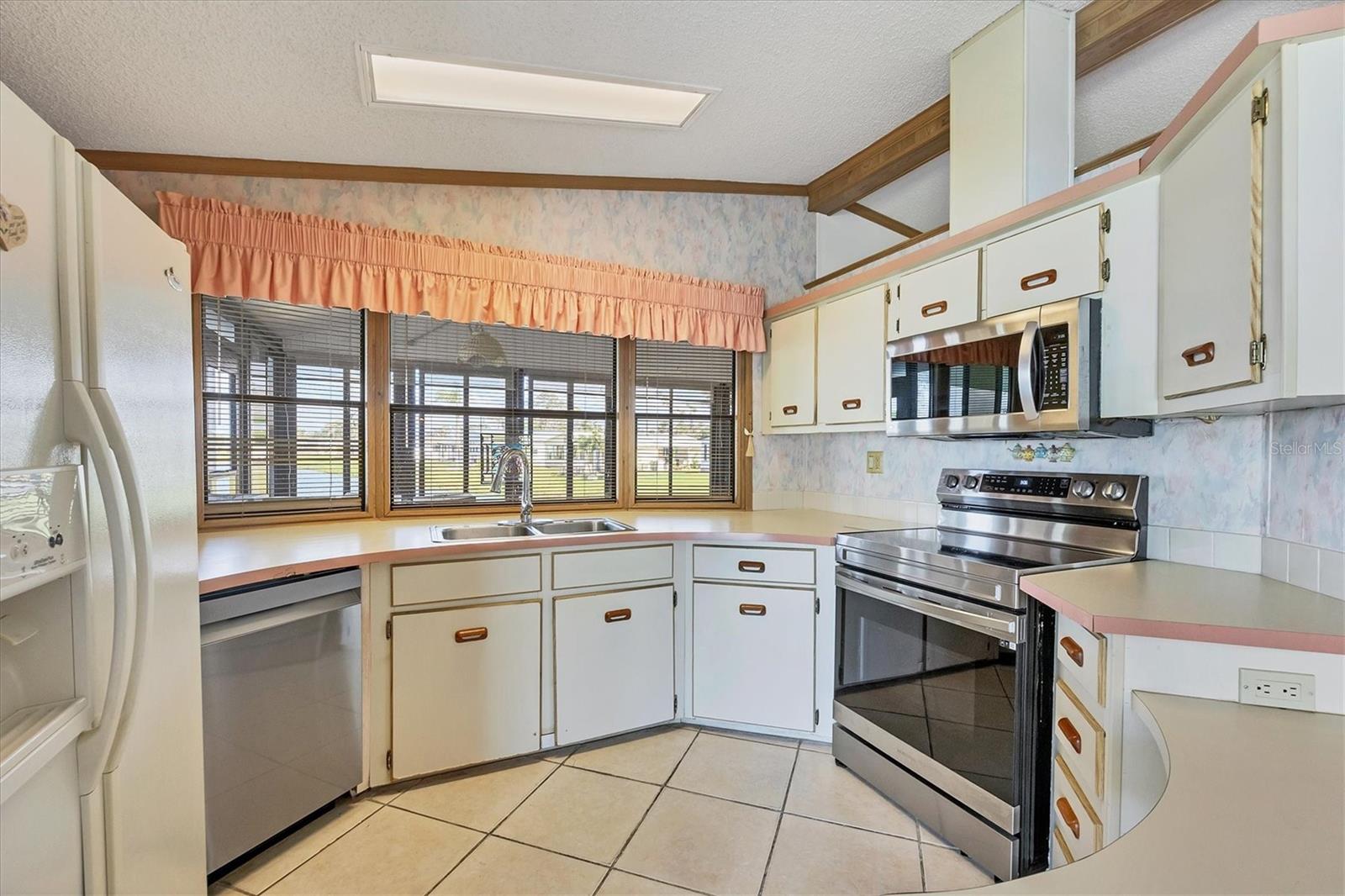 809 TANGERINE WOODS BLVD #215, ENGLEWOOD, FL, 34223