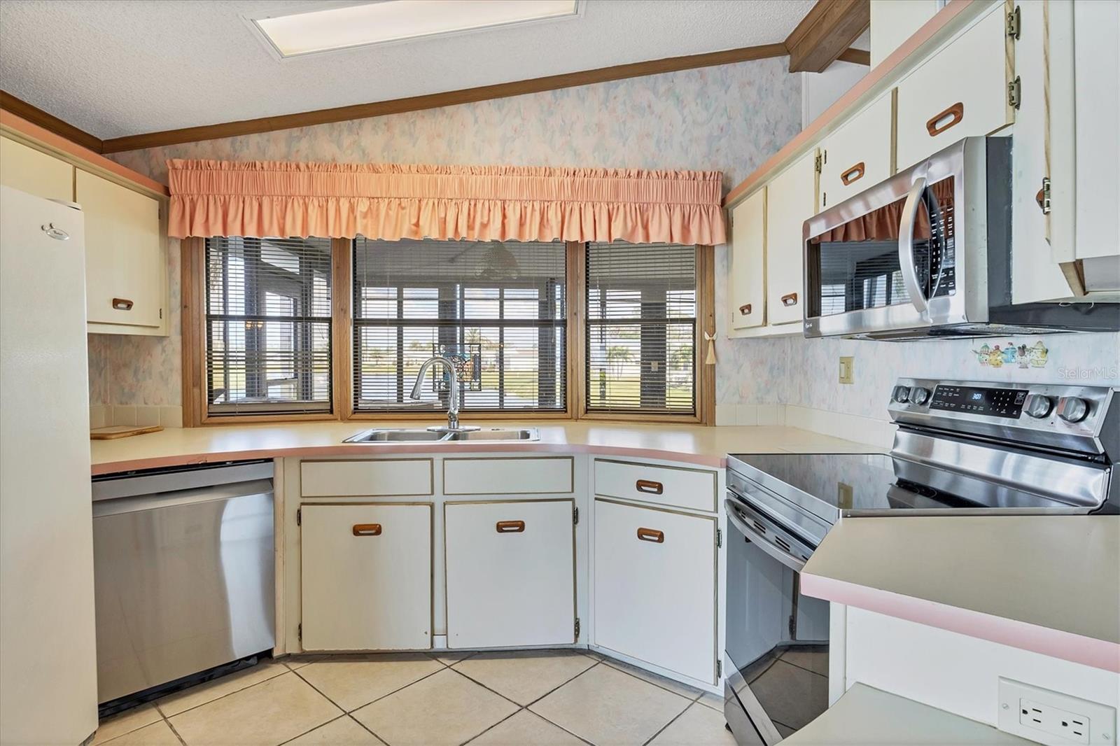 809 TANGERINE WOODS BLVD #215, ENGLEWOOD, FL, 34223