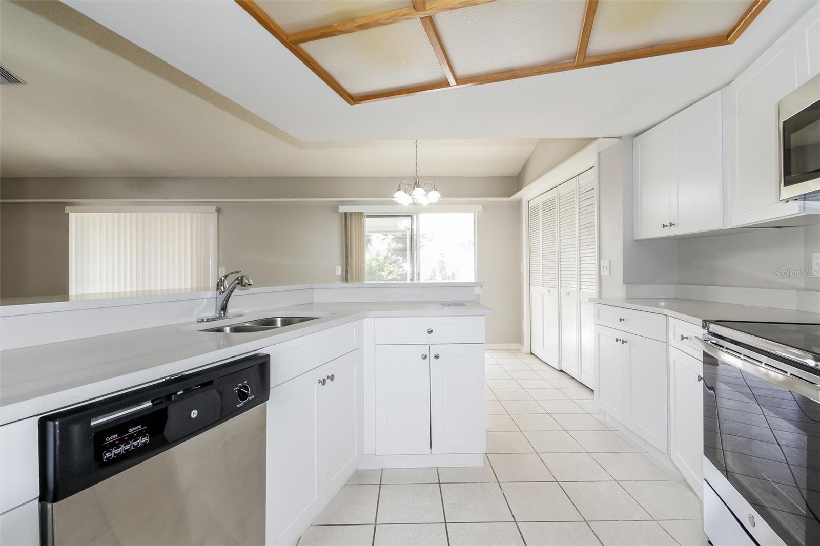 2421 CEDARCREST PL, VALRICO, FL, 33596