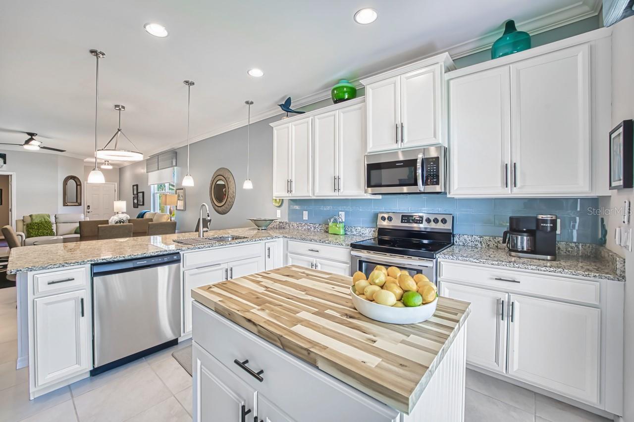 2130 SUMMERSWEET DR, ALVA, FL, 33920
