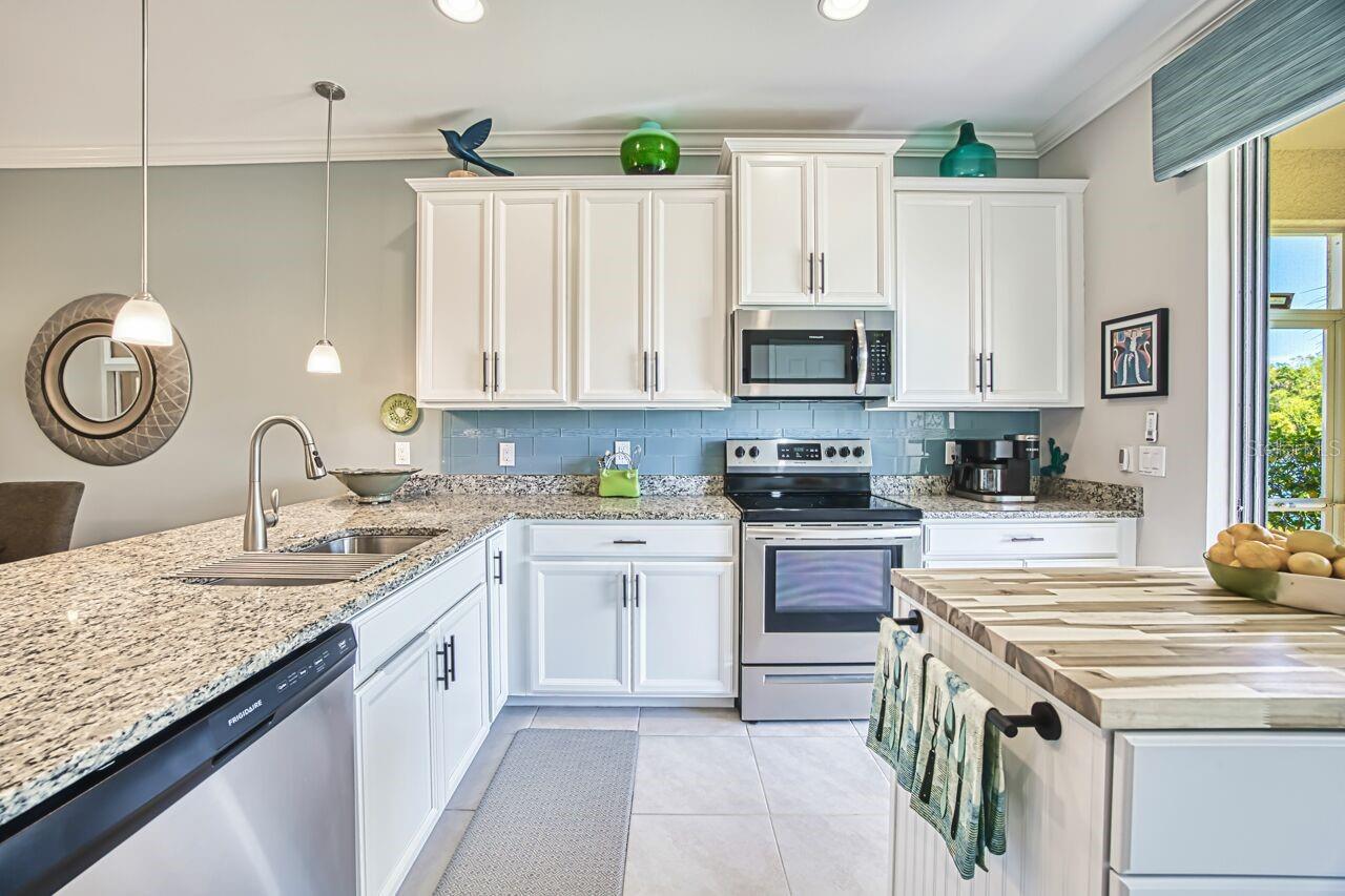 2130 SUMMERSWEET DR, ALVA, FL, 33920