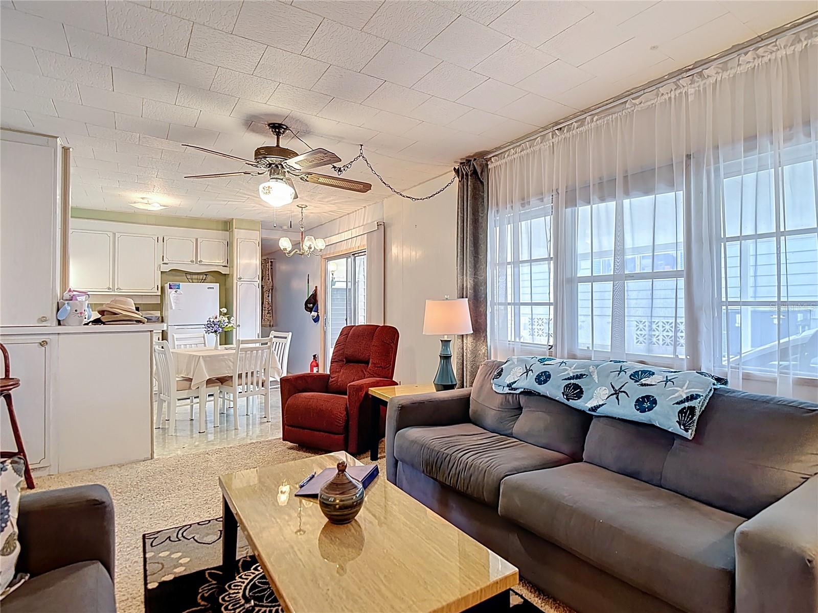 6124 CRESTVIEW LN, ZEPHYRHILLS, FL, 33542