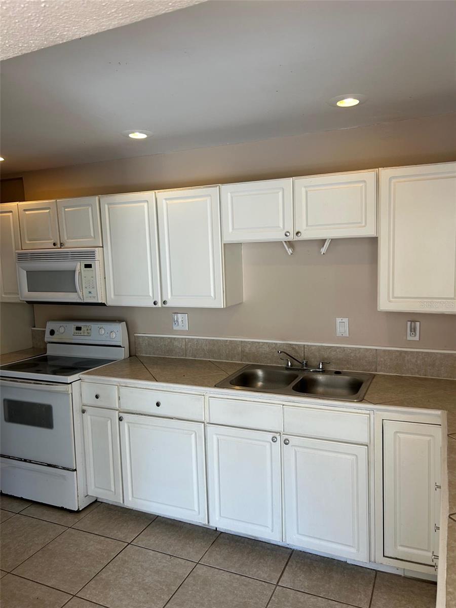 101 N KENTUCKY AVE, UMATILLA, FL, 32784