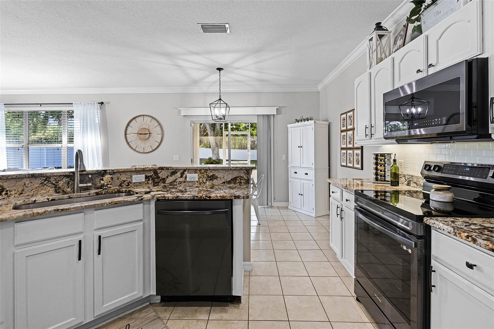 301 BROOKSTONE LN, FRUITLAND PARK, FL, 34731