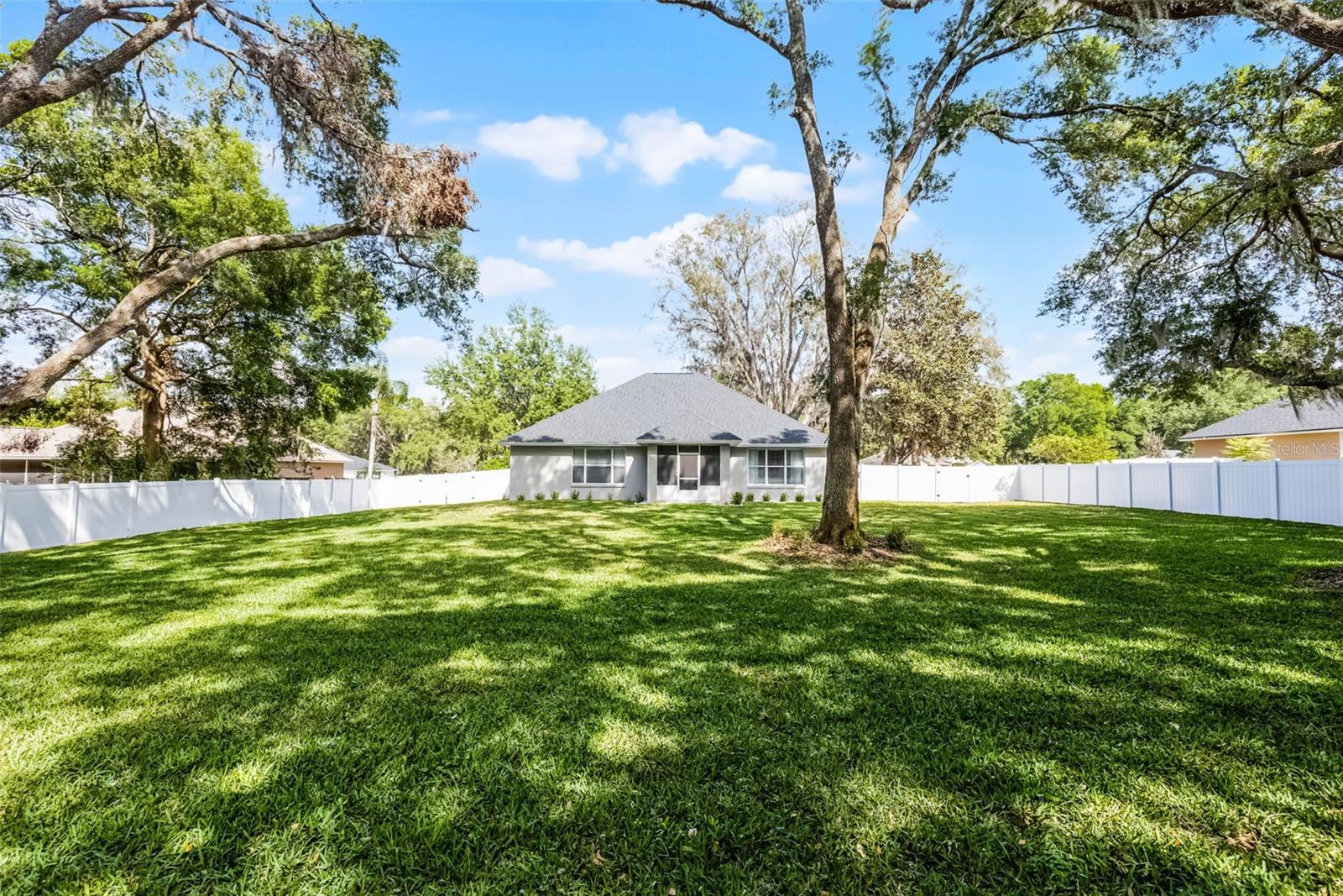 301 BROOKSTONE LN, FRUITLAND PARK, FL, 34731