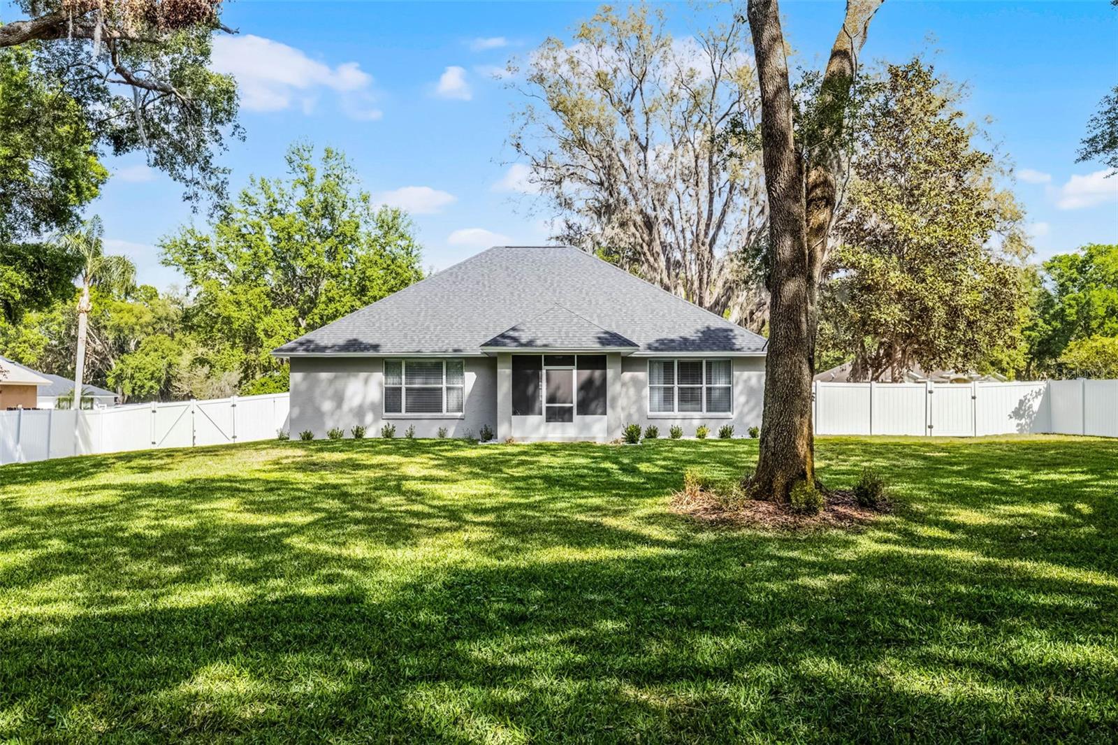 301 BROOKSTONE LN, FRUITLAND PARK, FL, 34731