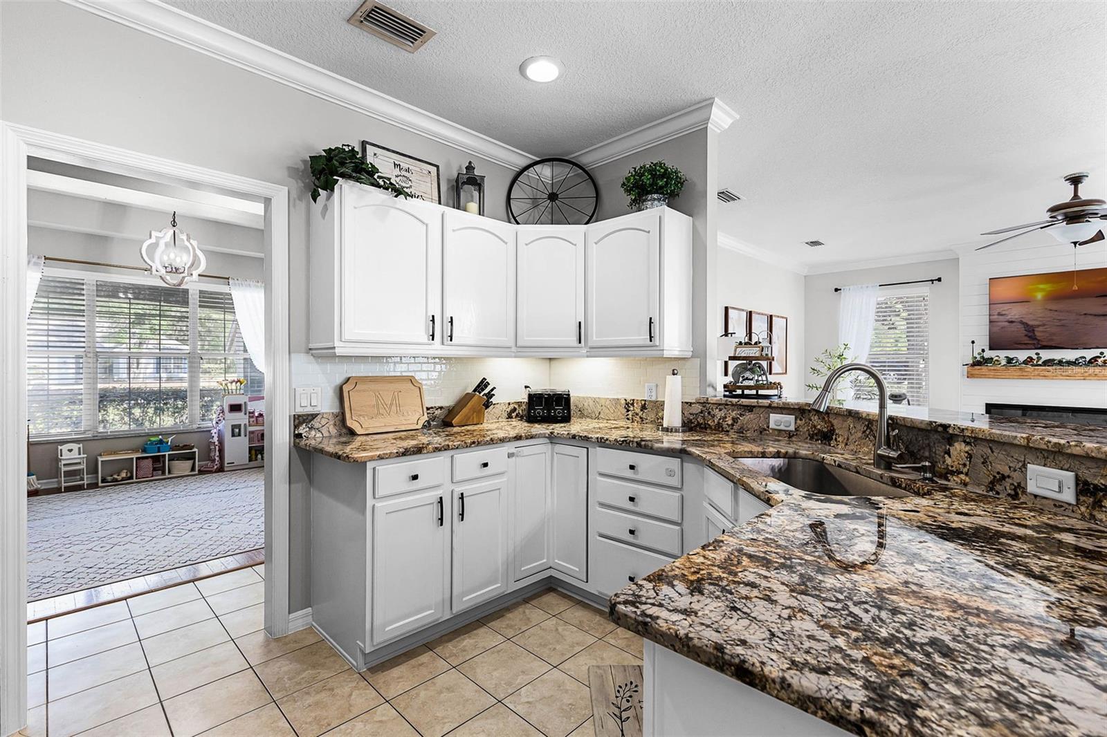 301 BROOKSTONE LN, FRUITLAND PARK, FL, 34731