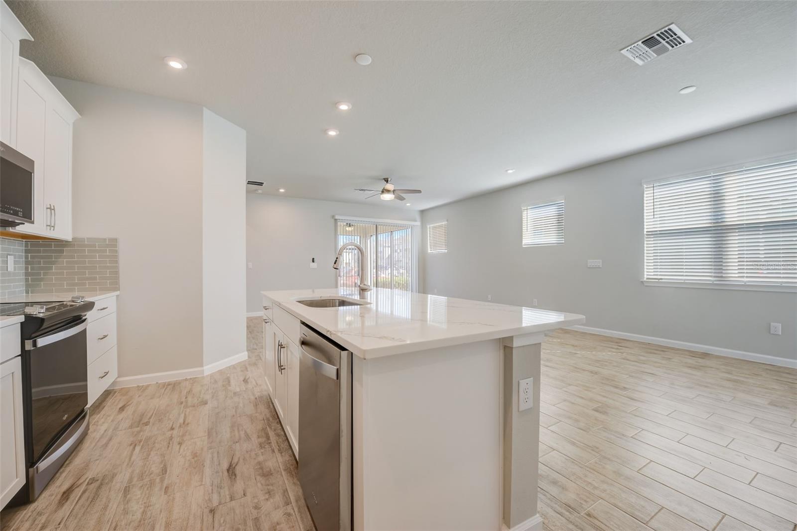 26089 WOVEN WICKER BND, LUTZ, FL, 33559