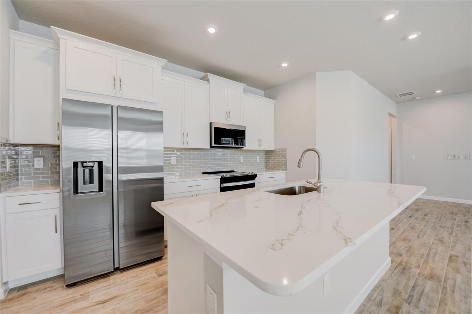 26089 WOVEN WICKER BND, LUTZ, FL, 33559