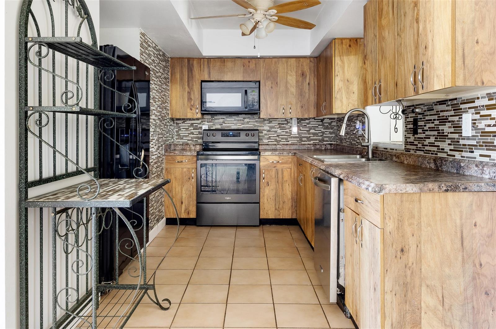 11320 117TH AVE #B, LARGO, FL, 33778