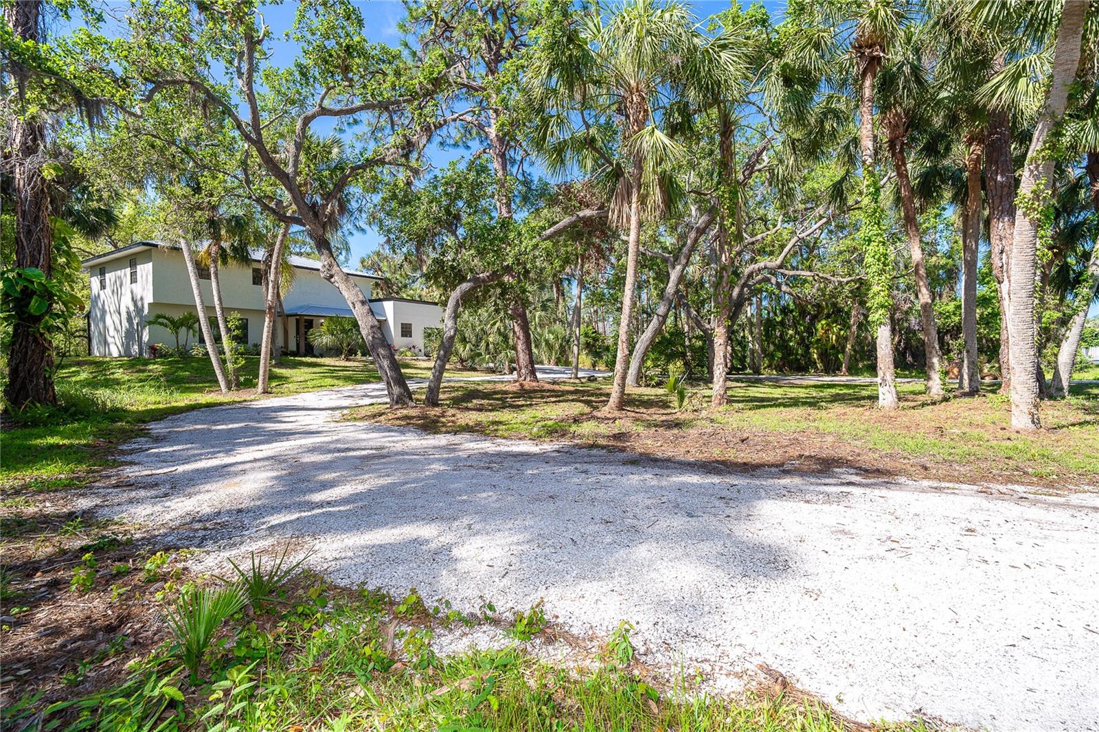 425 LAUREL RD W, NOKOMIS, FL, 34275