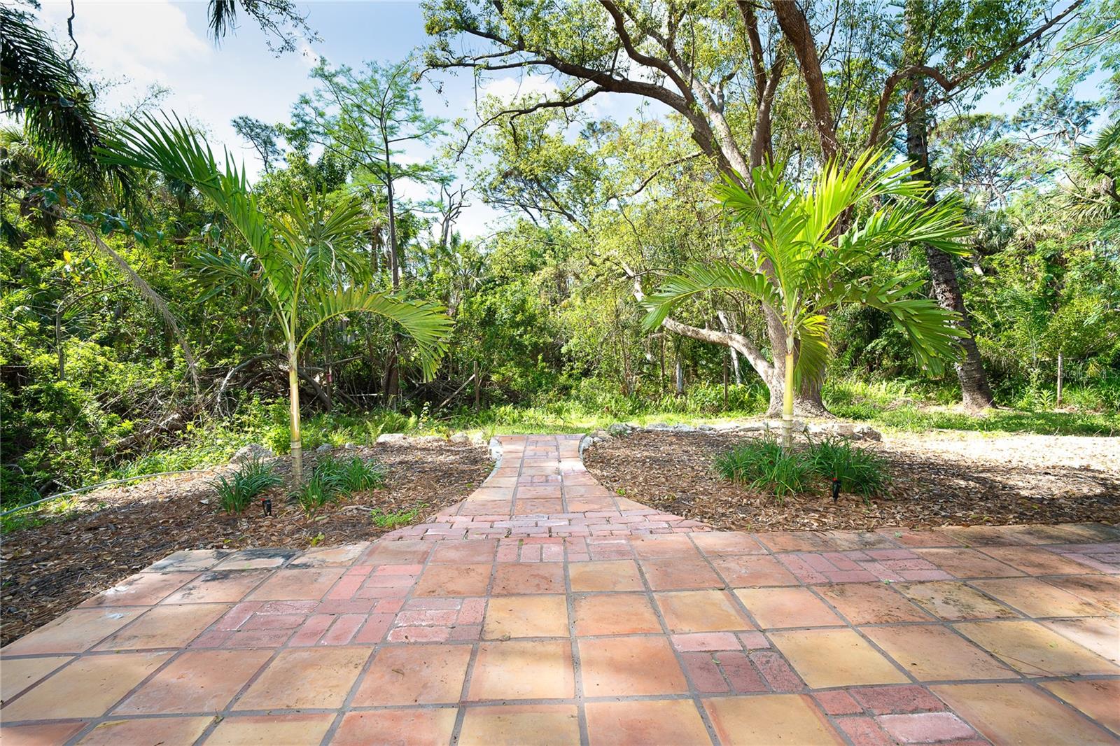 425 LAUREL RD W, NOKOMIS, FL, 34275
