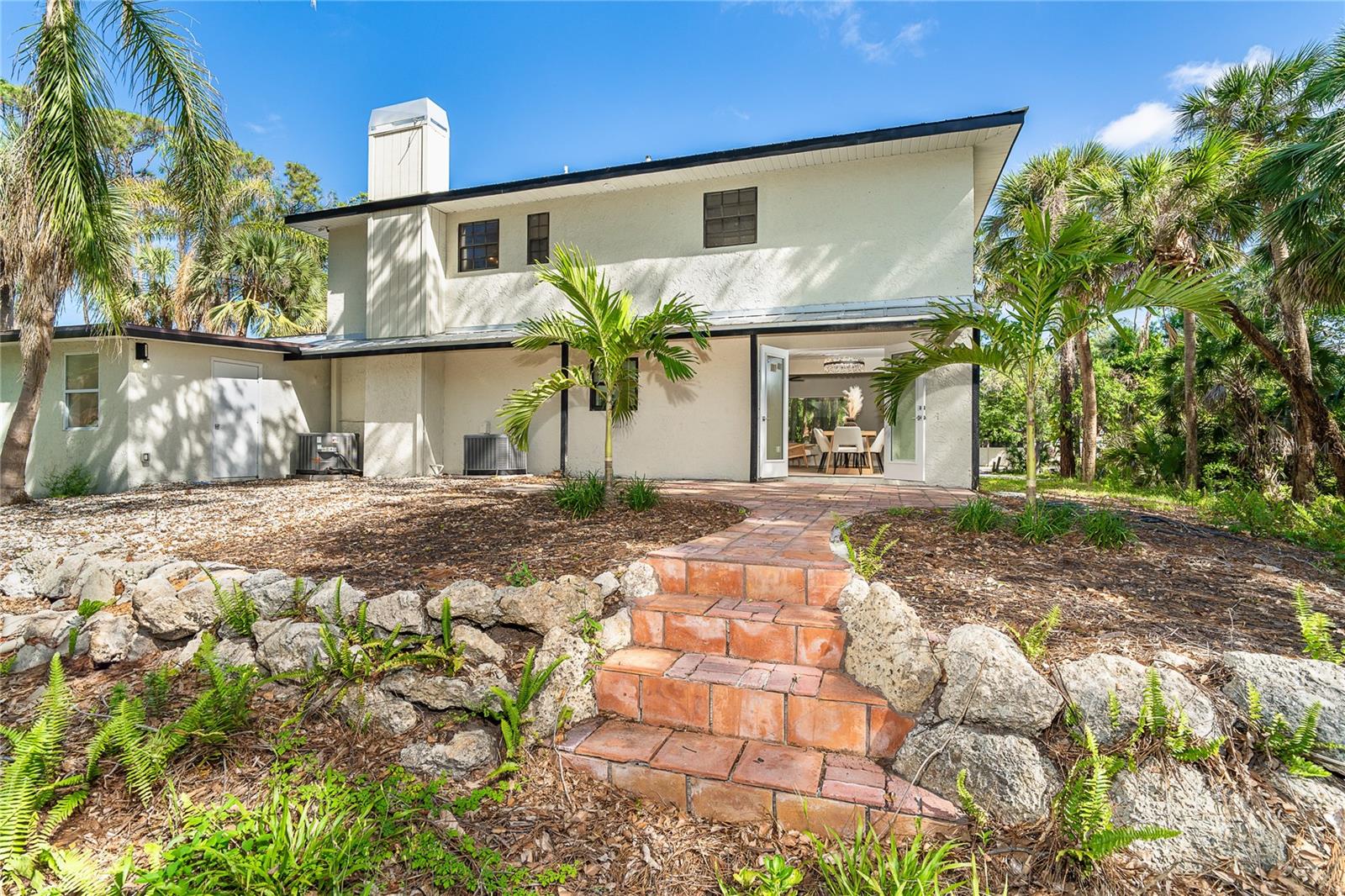 425 LAUREL RD W, NOKOMIS, FL, 34275