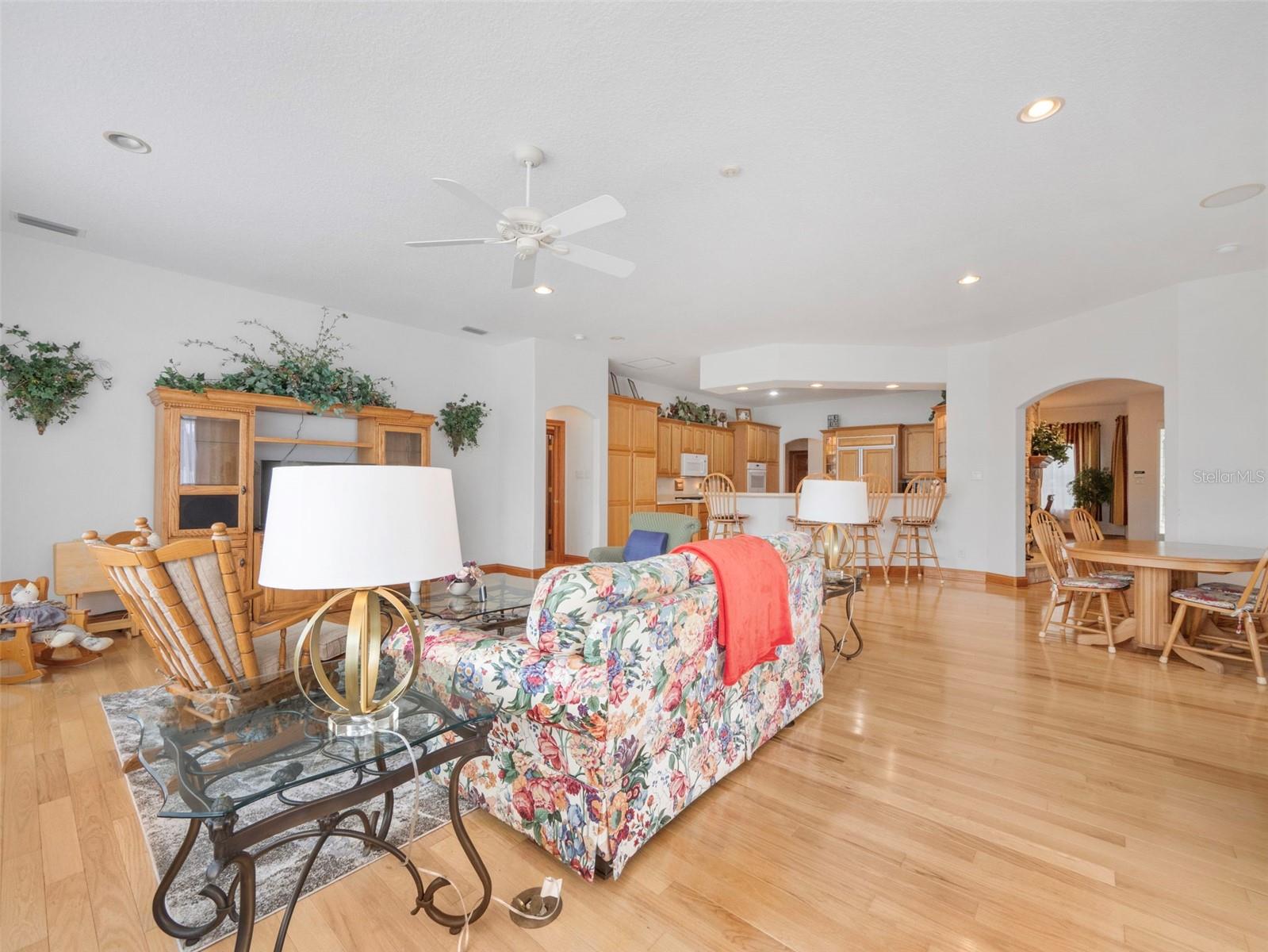 26301 SACKAMAXON DR, SORRENTO, FL, 32776