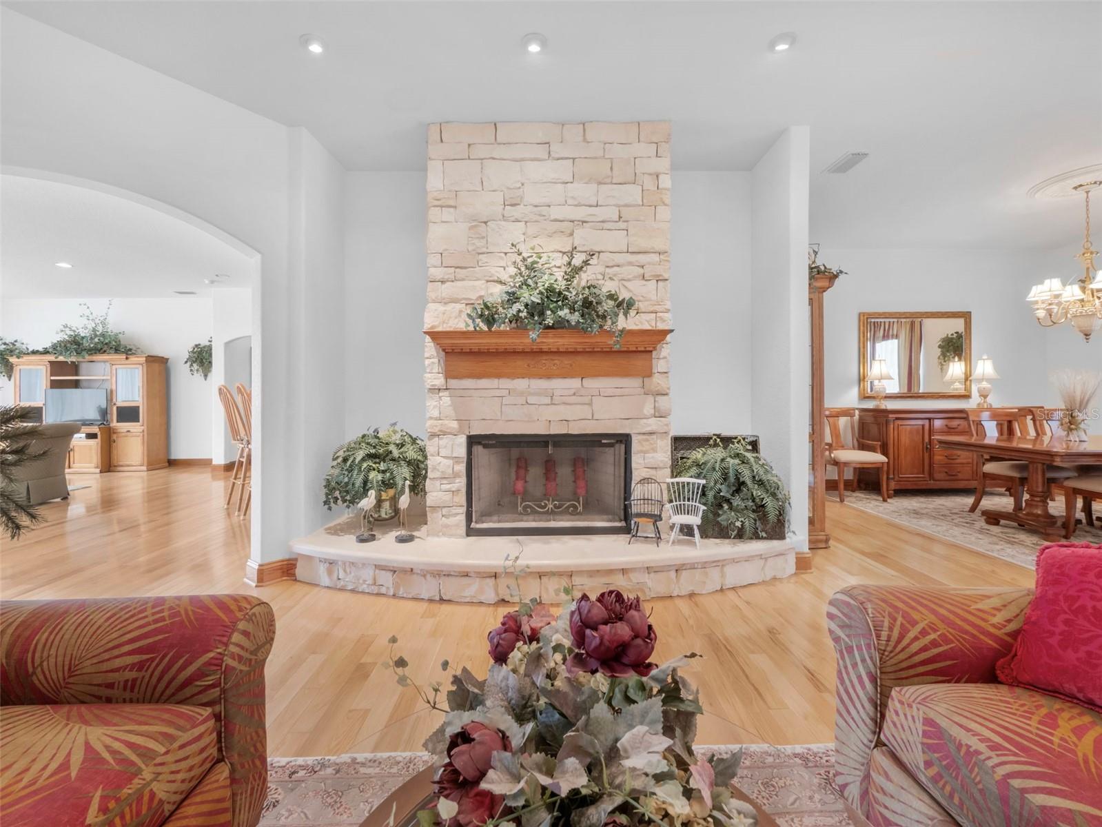 26301 SACKAMAXON DR, SORRENTO, FL, 32776