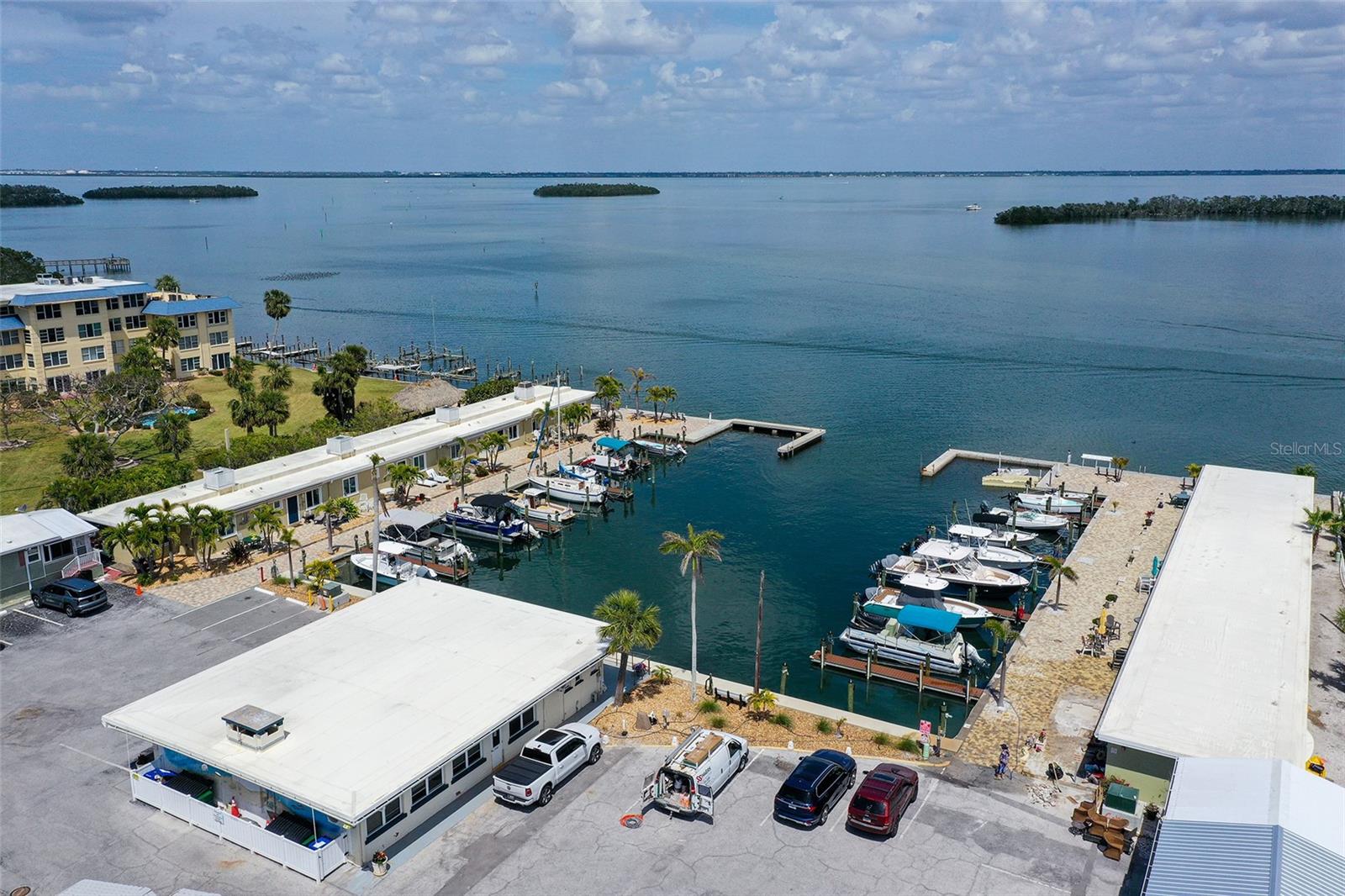 96 TWIN SHORES BLVD, LONGBOAT KEY, FL, 34228