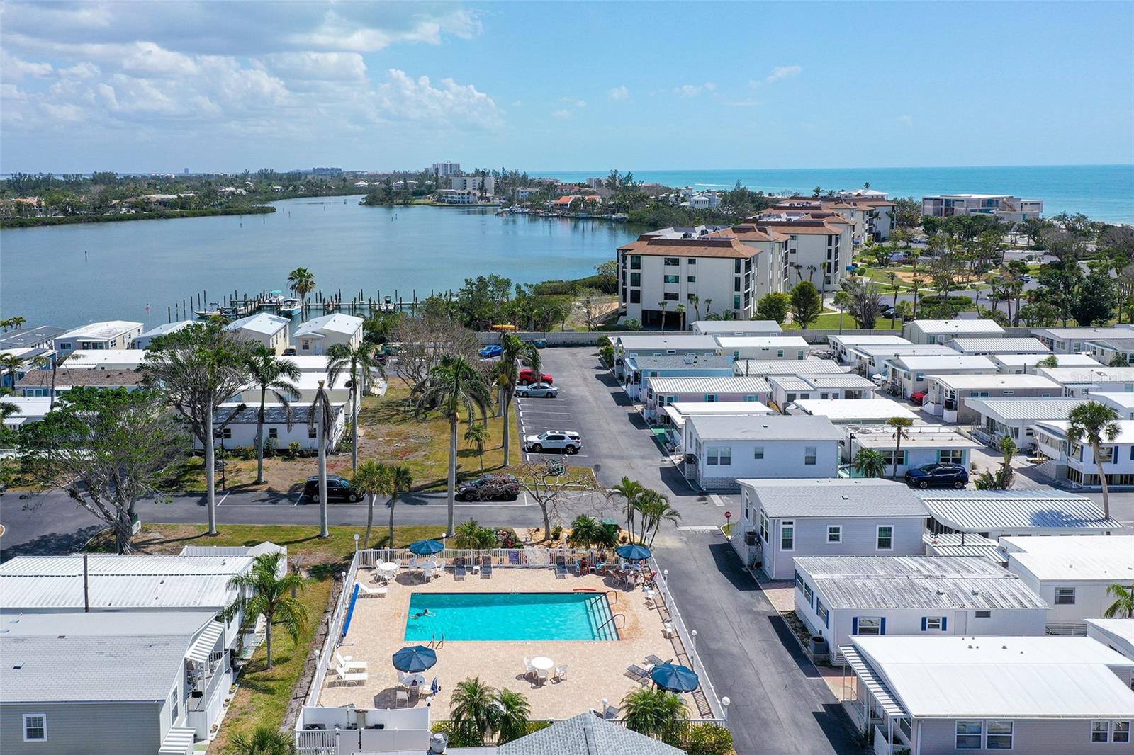 96 TWIN SHORES BLVD, LONGBOAT KEY, FL, 34228